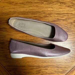 *NATURALIZER* Sparkle Pink x White Round Toe Flats Shoes Size 9.5